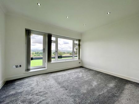 4 bedroom detached house to rent - Photo 4