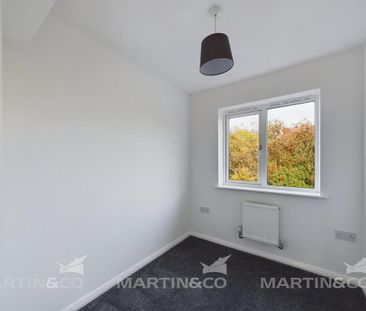 3 bedroom end of terrace house to rent - Photo 2