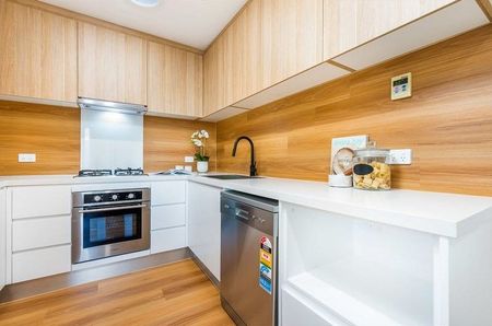 Beautifully Renovated Home in a Highly Sought-After North St Marys Location - Photo 4