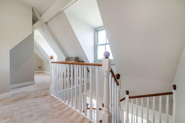 5 bedroom character property to rent - Photo 1