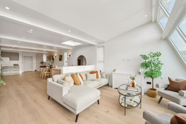 2 bedroom houseboat to rent - Photo 1