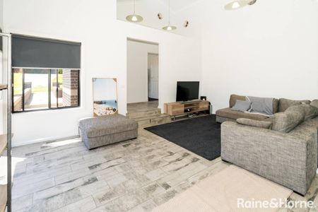 SPACIOUS TOWNHOUSE IN A PEACEFUL LOCATION - Photo 3