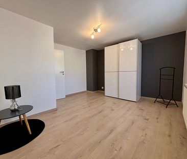 House - Photo 3