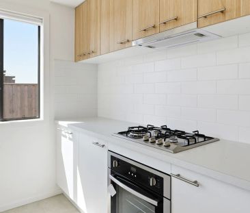 HOME FOR RENT IN THORNHILL PARK - Photo 2