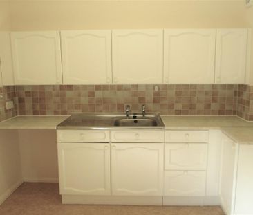 1 bedroom retirement property to rent - Photo 4