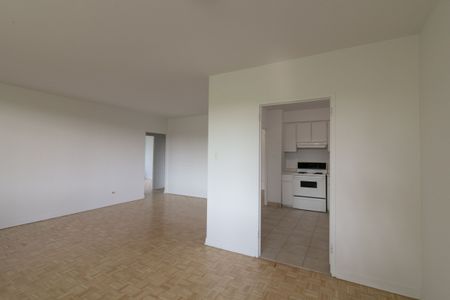 900 Rockland - Photo 3