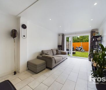Douglas Road, Stanwell, Staines-upon-Thames,TW19 - Photo 2