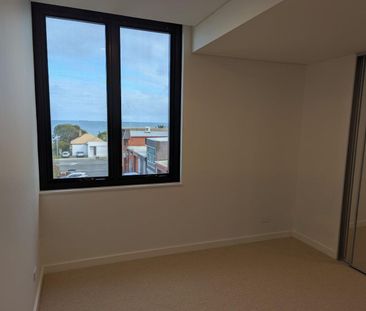 Life on the top deck - Photo 6