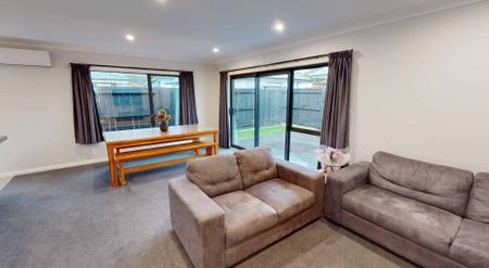 Kelvin Grove - 3 Bedrooms - Photo 3