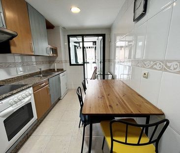 Piso de alquiler en Calle Periana, San Fermín - Photo 2