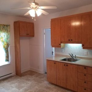 4 1/2 2 ième étage, balcon, non-fumeur pas animaux - Photo 2