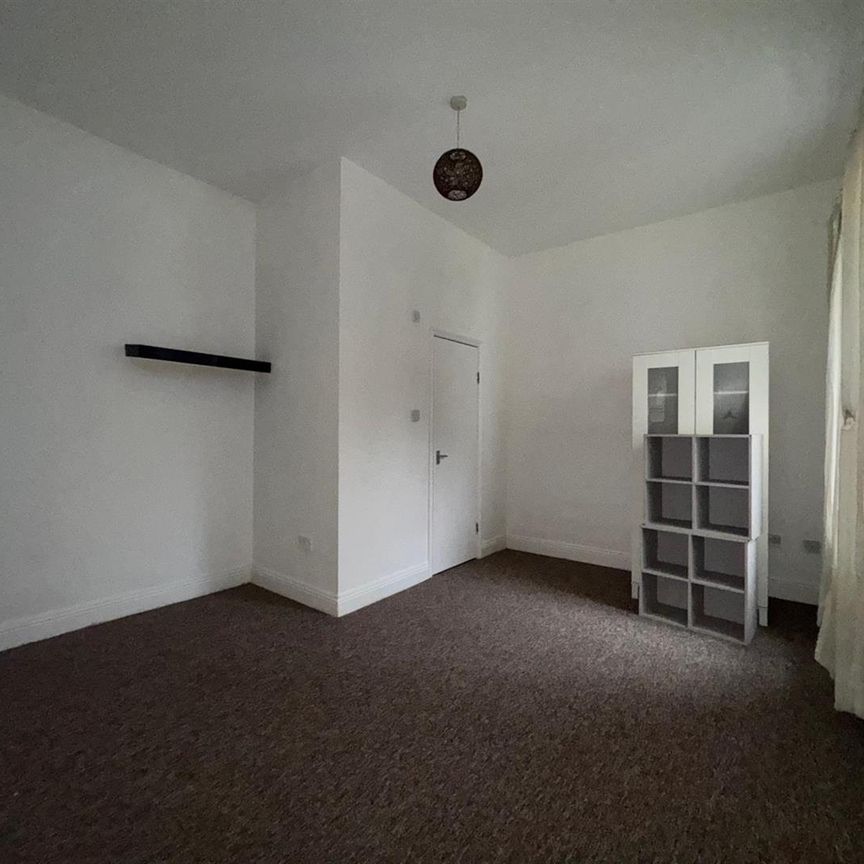 Weston Road, Southend-On-Sea SS1, London - Photo 1