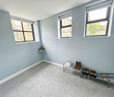 3 bedroom flat to rent - Photo 3