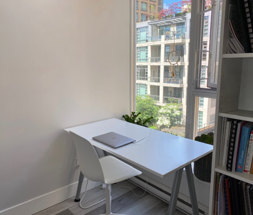 Thoughtfully Designed Yaletown 2 Bedroom With Flexible Solarium Space - Photo 5