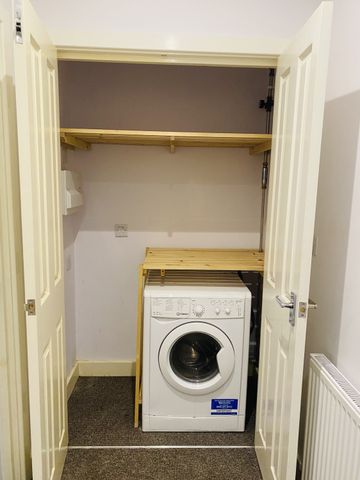 Queensway, Bletchley - Two Bedroom Apartment - Photo 4