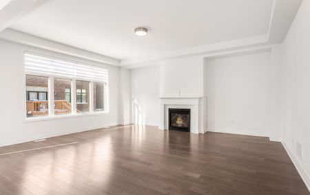 For Lease - 3130 Travertine Drive, Oakville, Ontario - Photo 3