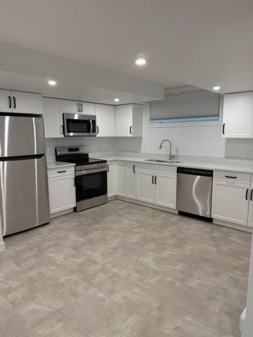 Rosewood - 2 Bedroom/1 Bathroom Lower Unit - 155 Leskiw Lane - Photo 5