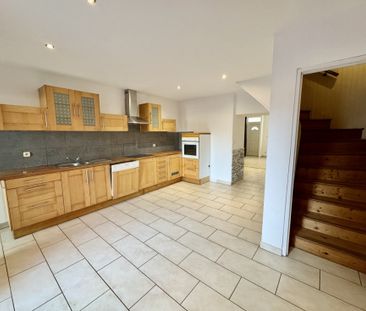 Maison de ville - 92,87 m² - LA VERPILLIERE - Photo 4