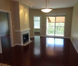 $1450 / 2br – 753ft2 – 2 Bed + 1 Bath in Surrey Central (Surrey) - Photo 1