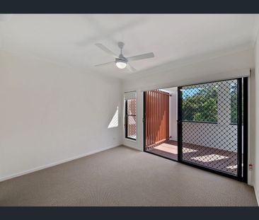 Near New Townhouse In Central Buderim - Photo 1