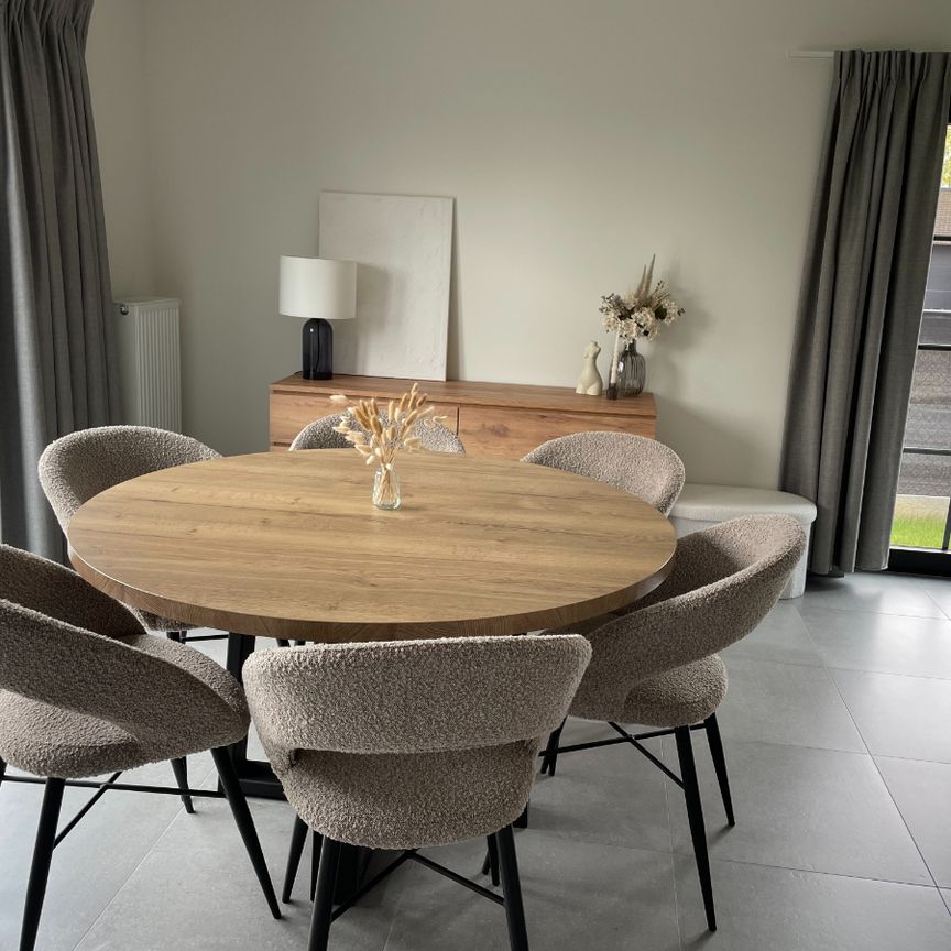 Drie slaapkamer EENGEZINSWONING met garage & tuin - Photo 1