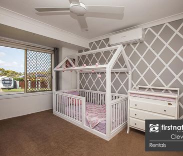 ENTERTAINERS DELIGHT WITH HUGE SPARKLING POOL FOR QLD SUMMER! - Photo 5