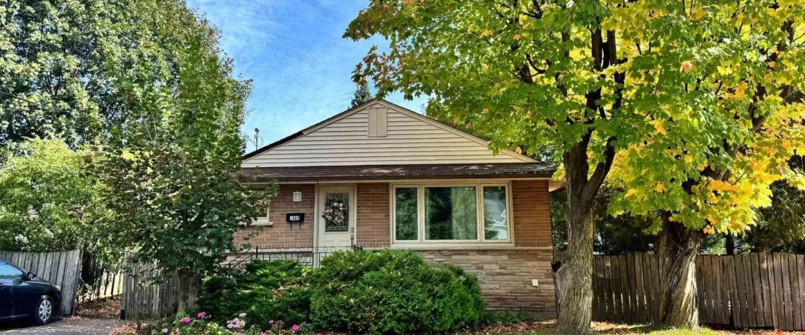 5466 RANDOLPH CRESCENT — 2 Bedroom - Photo 1