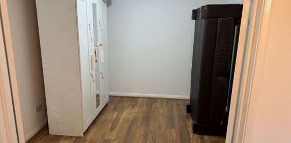 1 Bed Flat, Castleton Road, CR4 - Photo 2