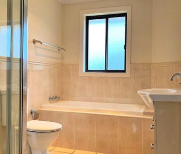 Modern duplex in South Dubbo - Photo 6