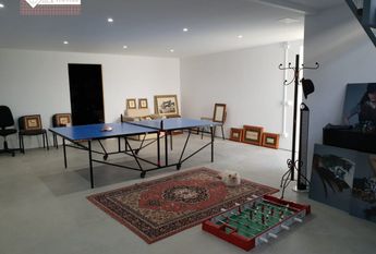 MODERN DETACHED LUXURY VILLA AVAILABLE FOR SHORT TERM RENTAL