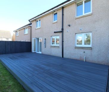 4 bedroom detached house to rent - Photo 3