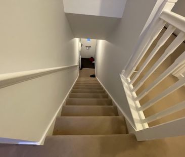 1 bedroom coach house to rent - Photo 3