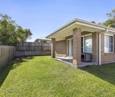 Modern, Low-Maintenance Living in a Prime Coomera Location - Photo 3