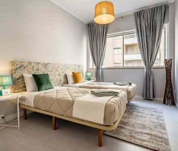 Rua de Faria Guimarães, Porto, Braga 4200-289 - Photo 5