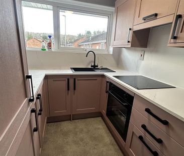 2 bedroom detached bungalow to rent - Photo 4