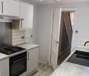 3 bedroom terraced house to rent - Photo 6