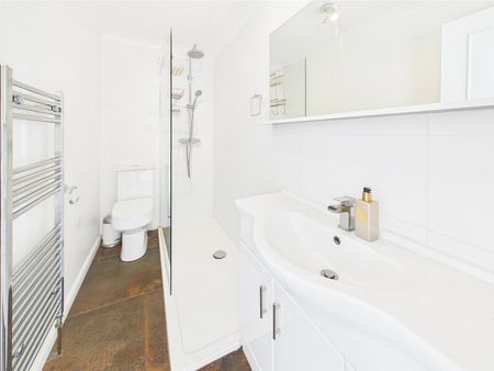 Cross Deep, Twickenham, TW1 - Photo 2