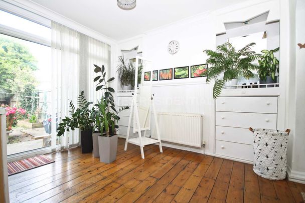 Price £2,300 pcm - Available 31/01/2026 - Unfurnished - Photo 1