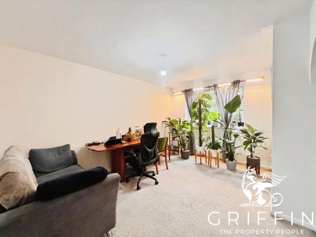 Porter Close, West Thurrock, RM20 - Photo 2