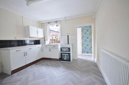 2 bedroom end of terrace house to rent - Photo 5