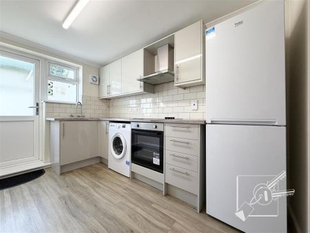 1 bedroom flat to rent - Photo 4