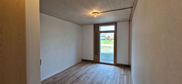 beautiful garden apartment in a central location - Photo 1