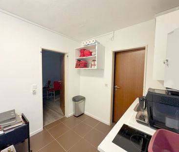 Helle Wohnung auf zwei Ebenen mit eigenem Keller und Außenstellplatz - Foto 1