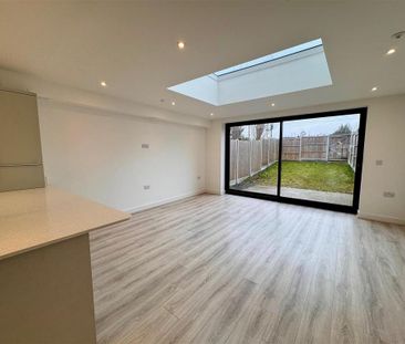 5 bedroom terraced house to rent - Photo 3