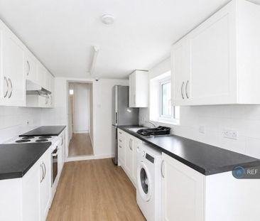 4 bedroom terraced house to rent - Photo 2