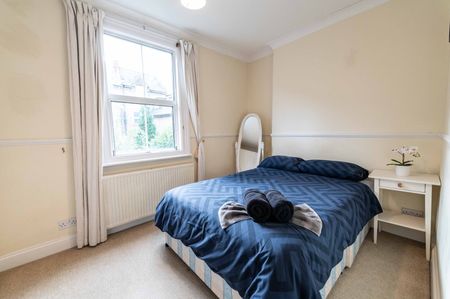 2 Bed Flat, Dancer Road, SW6 - Photo 2