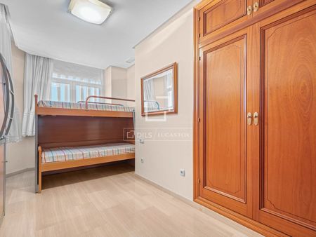 6 Bedroom penthouse with 250m² terrace for rent in Cabo de las Huertas - Photo 4