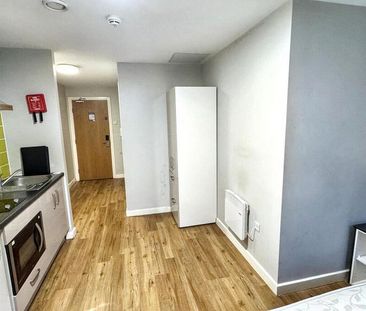 Studio to rent - Photo 2