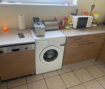 Wohnung in Hof: 2 Zimmer, Küche, Bad, Keller, Bodenabteil - Photo 4