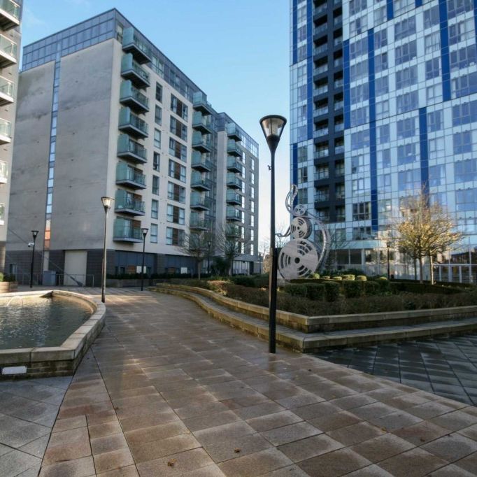 2 bed Flat for rent - Photo 1